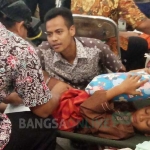 Kegiatan khitanan massal yang digelar PWI Mojokerto. foto: SOFFAN/ BANGSAONLINE