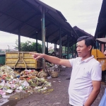 Wakil Wali Kota Pasuruan saat meninjau giat bersih-bersih di Pasar Gadingrejo dalam rangka meriahkan hari jadi daerah yang ke-340.
