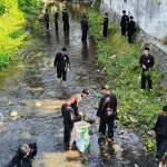 Beberapa perguruan silat juga turut serta dalam kegiatan WCD 2025 yang digelar Pemkot Kediri. Foto: Muji Harjita/Bangsaonline.