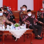 Wali Kota Pasuruan Saifullah Yusuf (Gus Ipul) dan Wakil Wali Kota Pasuruan Adi Wibowo (Mas Adi) beserta jajaran Pemkot Pasuruan mengikuti rapat koordinasi (rakor) bersama KPK RI Wilayah III terkait supervisi dan evaluasi di wilayah Provinsi Jawa Timur secara virtual, Kamis (2/9/2021).