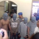 Para pemuda perusak warung diringkus polisi.