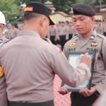 Upacara pemberhentian Bripka W secara tidak hormat (in absentia), Anggota Satsamapta Polres Sumenep, karena terbukti menelantarkan keluarganya, Senin (29/4/2024). 
