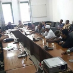 Puluhan warga mendatangi kantor DPRD Kabupaten Pasuruan.