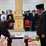 Bupati Jember, Muhammad Fawait (kanan) saat kegiatan rotasi pejabat dan penyerahan SK Plt. (Ist)