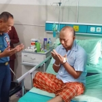 Pangkoarmada II Laksda TNI Mintoro Yulianto juga mendoakan para prajurit dan perwira yang terbaring sakit.
