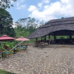 Kafe Wit Kopi Kawisari bisa menjadi alternatif untuk nge-chill tipis-tipis bagi wisatawan yang akan berkunjung ke Kebun Teh Sirah Kencong.