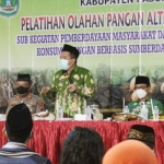 Wakil Bupati Pasuruan saat memberikan motivasi kepada kaum milenial Desa Tosari.