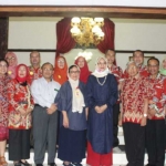 Bupati Tantri bersama Tim Akreditasi dan Surveyor KARS.