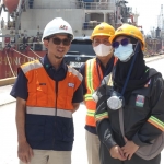 Direktur  Utama PT AJG Yusuf Wibisono (dua dari kiri) saat meninjau project. FOTO: ist.
