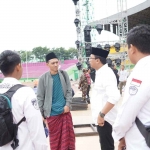 Bupati Sidoarjo, Ahmad Muhdlor Ali, saat mengecek kesiapan Stadion Gelora Delta untuk puncak peringatan 1 Abad NU. Foto: Ist