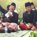 Gus Sabuth bersama putranya Gus Ferry saat memimpin Sema