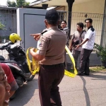 Polisi segera melakukan olah TKP di lokasi yang diduga terjadi ledakan.