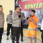 S (42), pelaku pencabulan asal Surabaya yang tega perkosa gadis berkebutuhan khusus di Sidoarjo, Selasa (7/11/2023).