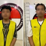 Para pelaku saat diamankan petugas dari Satresnarkoba Polrestabes Surabaya.