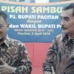 Bupati dan Wakil Bupati Pacitan, H. Indartato-H. Yudi Sumbogo, saat pisah sambut kemarin. 