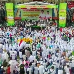 Suasana istighosah kubro di Stadion Gelora Madura Ratu Pamelingan.