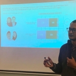 CEO Alvara Research Center, Hasanuddin Ali saat memaparkan hasil survei Pilgub Jatim yang mereka lakukan. 
