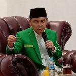 Wakil Bupati Mojokerto, Muhammad Al Barra, saat mengisi pengajian di Masjid Institut KH Abdul Chalim.
