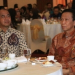 Wakapolda Jatim Brigjen Drs. Awan Samodra SH dan Kabidkum Polda Jatim Kombes Arnapi menghadiri acara 