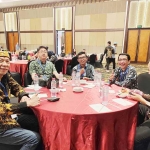 Anggota DPK Apindo Malang yang menerima penghargaan sebagai DPK terbaik kategori keaktifan dan kinerja di tingkat kabupaten/kota. (Ist)