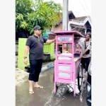 Pj Wali Kota Mojokerto, Moh. Ali Kuncoro, saat meninjau banjir.