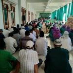 Para kader PKB yang terdiri dari pengurus PAC dan ranting se-kabupaten Mojokerto saat menghadiri  acara Istighotsah Kubro dan Silaturahim Akar Rumput Kader PKB Kabupaten Mojokerto Bersama Pengasuh Pondok Pesantren Amanatul Ummah Prof Dr KH Asep Saifuddin Chalim, M.Ag, di Guest House Institut KH Abdul Chalim Pacet Mojokerto, Ahad (5/7/2020). foto: MMA/bangsaonline.com