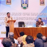 Sekdaprov Jatim, Dr. Heru Tjahjono membuka Rapat Sosialisasi SPM dan SP2D Online pada SKPD di lingkungan Pemprov Jatim Tahun 2019 di Ballroom Fairfield by Marriott Jl. Mayjen Sungkono Surabaya, Selasa (19/11). foto : ist