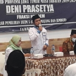 Deni Prasetya saat kegiatan reses di daerah Gumuk Mas, Jember. Reses itu diikuti pengurus NU Kencong beserta banom-banom NU. foto: DIDI ROSADI/ BANGSAONLINE