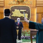 Pelantikan dan Pengambilan Sumpah Busrul Iman sebagai Direktur Utama PT Bank Pembangunan Daerah Jawa Timur (Bank Jatim) Tbk di Gedung Negara Grahadi Surabaya, Kamis (23/7/2020). (foto: ist).