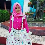 Naila, bajunya lucu.... foto: istimewa