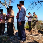 Kadisdik Kabupaten Pamekasan Achmad Zaini saat di tempat Wisata Jumiang, Desa Tanjung, Kecamatan Pademawu, Pamekasan, Sabtu (29/8/2020). foto: yeyen/ bangsaonline.com