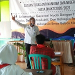 Kasi P2M BNN Kota Batu, Kompol Edy HK saat menyosialisasikan P4GN di SMAN 2 Kota Batu.