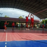 Tim Bola Voli putra Kabupaten Kediri saat berlatih. Foto: Ist