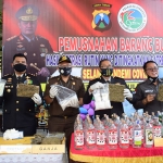 Sejumlah barang bukti hasil tangkapan Satuan Reserse Narkoba (Satreskoba) Polresta Sidoarjo selama pandemi Covid-19.