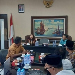 Kepala MAN 2 Pamekasan bersama beberapa guru saat mengunjungi Kadin Institute Jawa Timur dan PT. Indo Bismar Surabaya.
