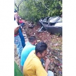 Kondisi Kijang Innova yang terbalik.
