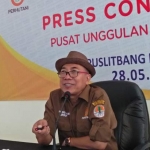  Kapuslitbang Perhutani, Yahya Amin saat menggelar konferensi pers.