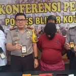 Oknum wartawan sebuah tabloid mingguan asal Lumajang yang ditangkap Polres Kota Blitar.