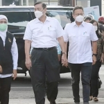 Gubernur Khofifah, Menko Marves Luhut Binsar Pandjaitan, dan Menkes Budi Gunadi Sadikin saat kunjungan ke Kota Malang, Jawa Timur, Jumat (13/8/2021).