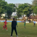 Tim dari Kabupaten Mojokerto saat melawan Surabaya di Porprov IX Jatim 2025.
