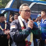 Zul Hasan disambut kader PAN saat berkunjung ke Blitar. foto: AKINA/ BANGSAONLINE