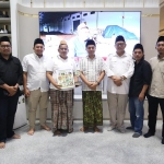 Khairul Umam (Haji Her), CEO PT Bawang Mas Group menerima penghargaan Tokoh Muda Nahdliyin Inspiratif. Foto: FJN for Bangsa.