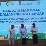 Keterangan foto dari kiri - Kepala KPwBI Kediri, Moch. Choirur Rofiq, Bupati Ngawi, Ony Anwar Harsono dan, Kepala DPKP Jatim, Dydik Rudy Prasetya.
