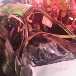 Kondisi mobil Suzuki Ertiga yang dikendarai Holilik (35) setelah tertabrak KA Blorasura. Foto: Ist.