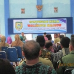 Suasana saat kunjungan kerja yang dilakukan Wakil Walikota Armaya, Sekda Maidi beserta sejumlah kepala organisasi perangkat daerah (OPD) di Kelurahan Pilangbango, Senin (13/11). 