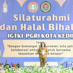 Pj Wali Kota Kediri, Zanariah, saat memberi sambutan. Foto: Ist