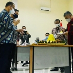 Ketua DPRD Jawa Timur Kusnadi saat hadiri Tasyakuran Peringatan HPN 2021 dan HUT ke-75 PWI di Kantor PWI Jatim Surabaya, Selasa (9/2/2021). (foto: ist)
