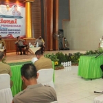Pemkot Probolinggo menggelar audiensi soal penanganan Covid-19 di Aula Polres Probolinggo Kota, Selasa (23/11/2020). (foto: ist)