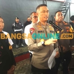 Kapolda Jawa Timur, Irjen Pol Imam Sugianto, saat konferensi pers terkait ledakan di Mako Brimob Surabaya. Foto: RUSMIYANTO/BANGSAONLINE
