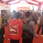 Ratusan warga Ngawi yang didominasi kaum milenial mengharidi Job Fair 2019.